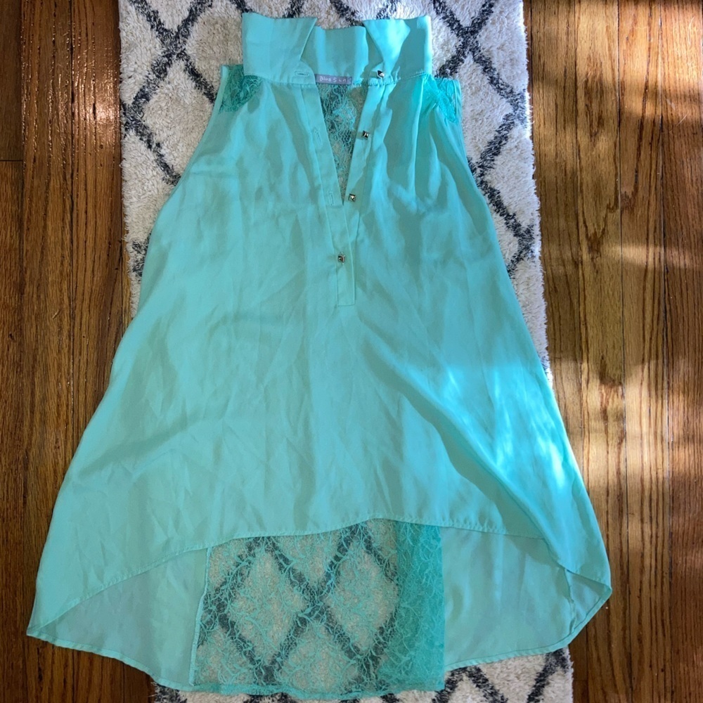 𝅺3/$30 Blue LA Boutique Teal Chiffon Tank w/ Lace
